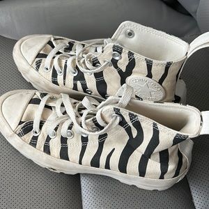 Platform Zebra Converse